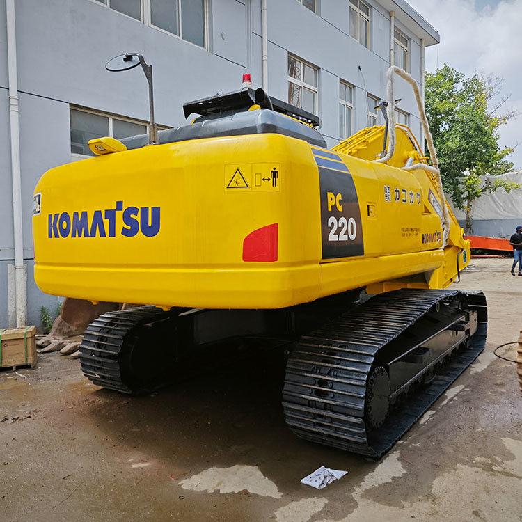 Использованный малый экскаватор Komatsu с оригинальным двигателем и емкостью 0.3 м3 в Дубае