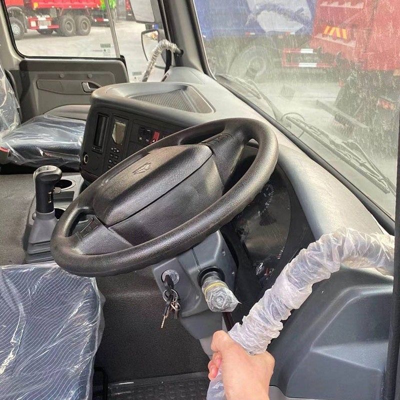 Мощный 2023 HOWO 371HP RHD 8X4 Dump Truck с стандартом выбросов Евро 3 12700 GVW