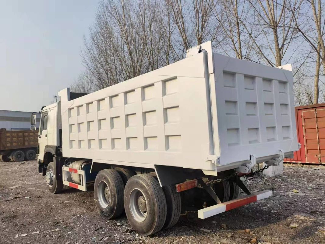 Подержанный Sinotruk Howo 6*4 с двигателем WEICHAI и хорошими габаритами грузового бака