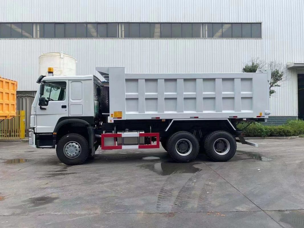 Подержанный Sinotruk Howo 6*4 с двигателем WEICHAI и хорошими габаритами грузового бака