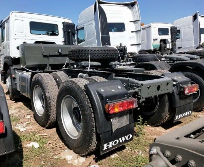 Мощный Камминс 400 л.с. Левый руль 10 шинок 6х4 Синотрук Хохан головный трактор грузовик