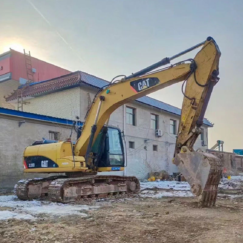 Использованный экскаватор Cat 320D2 с топливным резервуаром 410 л и 20 тонн в хорошем состоянии