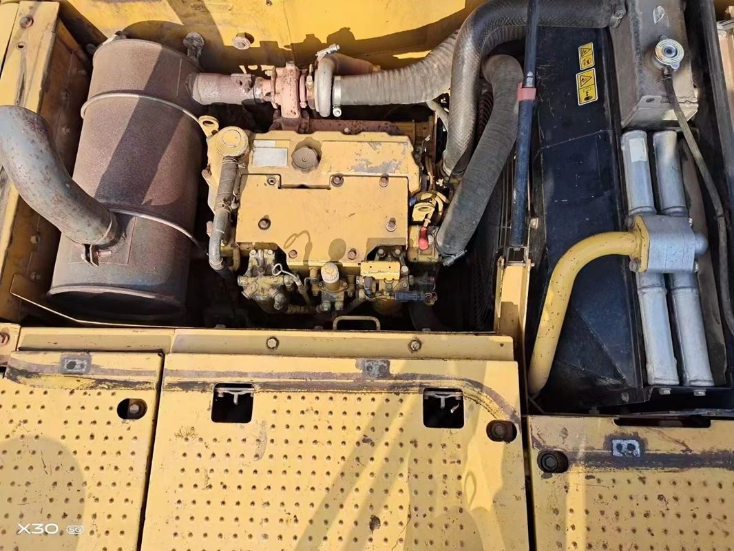 Использованный экскаватор Cat 320D2 с топливным резервуаром 410 л и 20 тонн в хорошем состоянии