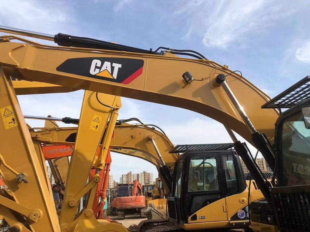 CAT320D Использованный экскаватор в ОАЭ Crawler Backhoe CAT320DL