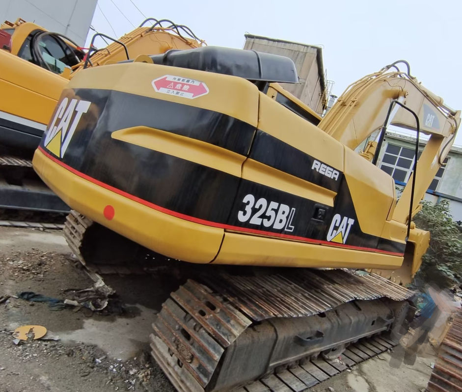CAT 325BL Использованный экскаватор мощностью 25 т с емкостью ведра 2 м3 и гидравлическим клапаном CAT