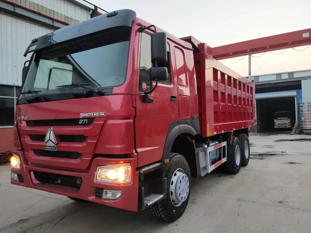 HOWO 6x4 371hp 30 тонн красный грузовик с откидкой с двигателем WEICHAI и 3 пассажира