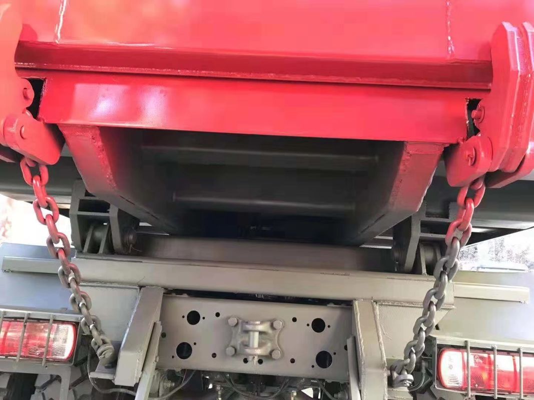 HOWO 6x4 371hp 30 тонн красный грузовик с откидкой с двигателем WEICHAI и 3 пассажира