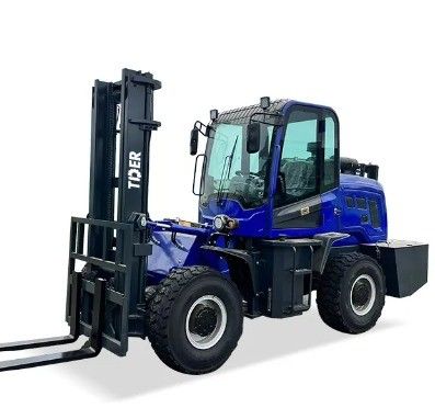 3000 кг грузоподъемности Используемый TDER 4WD всеподобный вилочный погрузчик с двигателем Isuzu или Cummins EPA