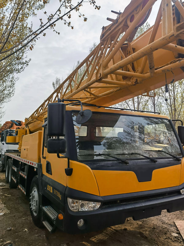 300-тонный мобильный кран Кран для грузовиков Zoomlion используется 44 Max. Подъемная нагрузка Китайский телескопический