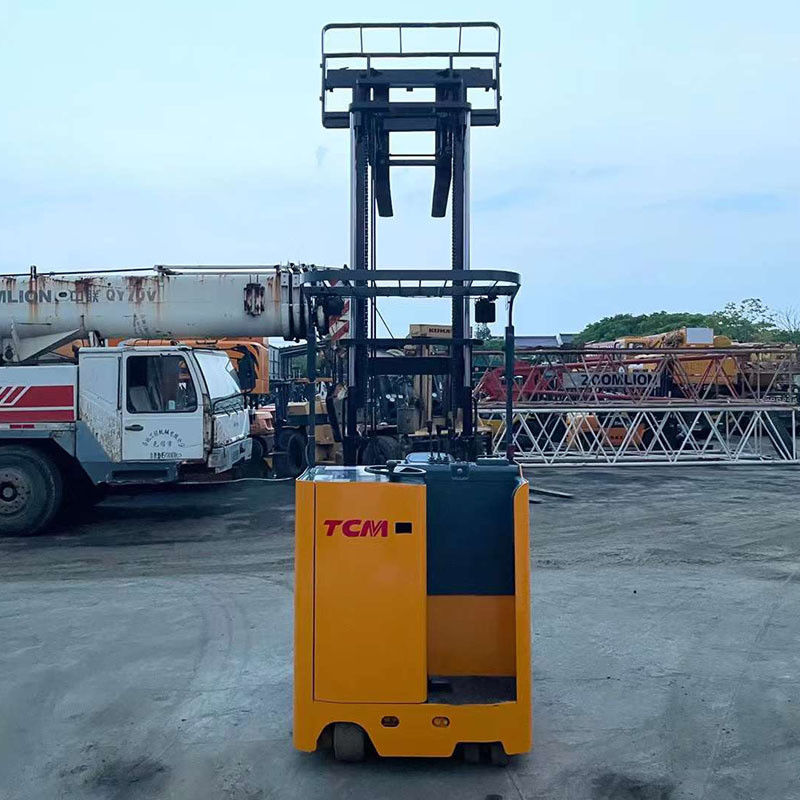 В хорошем состоянии, использованный 1000 кг электрический вилочный погрузчик TCM мощностью 3 тонны с электромотором