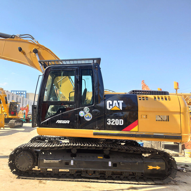 Использованный экскаватор CAT 320D грузоподъемностью 20 тонн с топливным баком 410 л и емкостью ведра 1 м3
