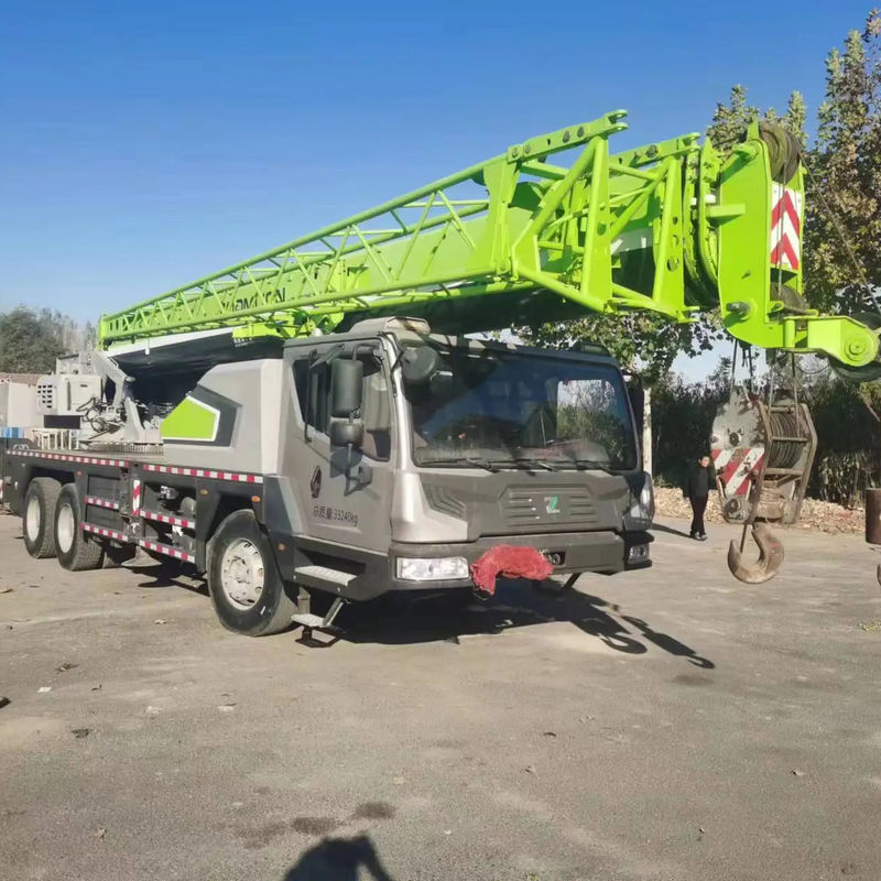 Хороший грузовой кран Zoomlion весом 25 тонн с экологически чистой конструкцией и максимальной скоростью 80 км/ч