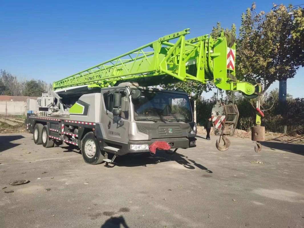 Хороший грузовой кран Zoomlion весом 25 тонн с экологически чистой конструкцией и максимальной скоростью 80 км/ч