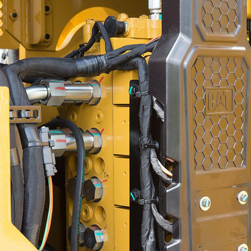 Использованный экскаватор CAT 310 с длиной бума 5700 и гидравлическим цилиндром Кавасаки