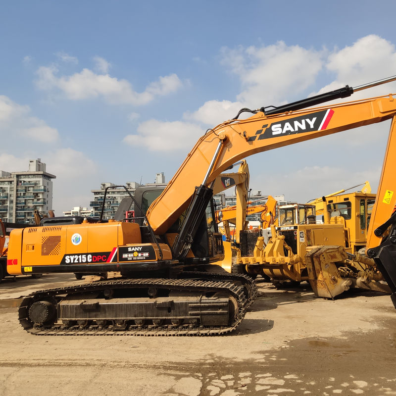 Использованная экскаваторная машина Sany 215C с массой 21 тонны и весом 21900 кг