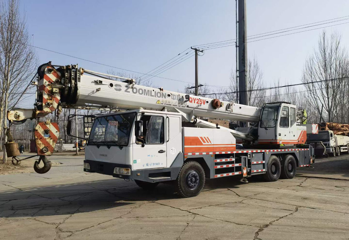 Zoomlion QY25V 25 тонн Левостороннее управление Используемый грузовик с гидравлическим насосом