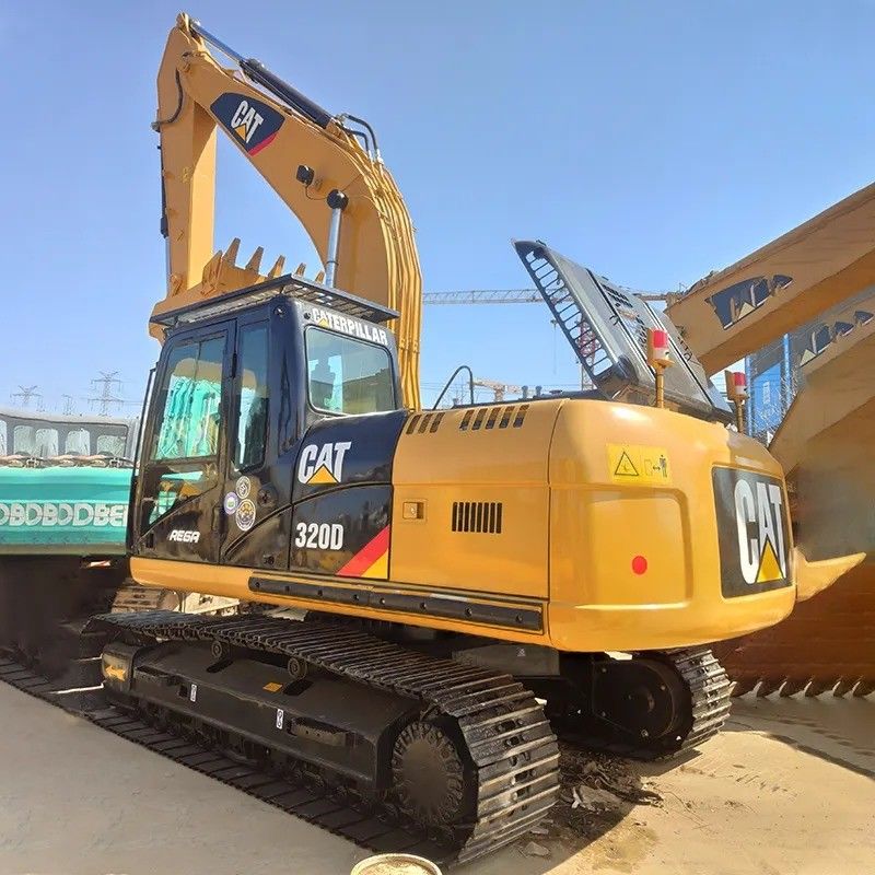 Горячая статья в подержанном экскаваторе Komatsu PC200 со скоростью движения 3,1/4,2/5,5 км/ч