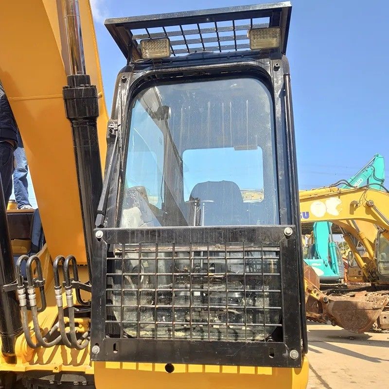 Горячая статья в подержанном экскаваторе Komatsu PC200 со скоростью движения 3,1/4,2/5,5 км/ч