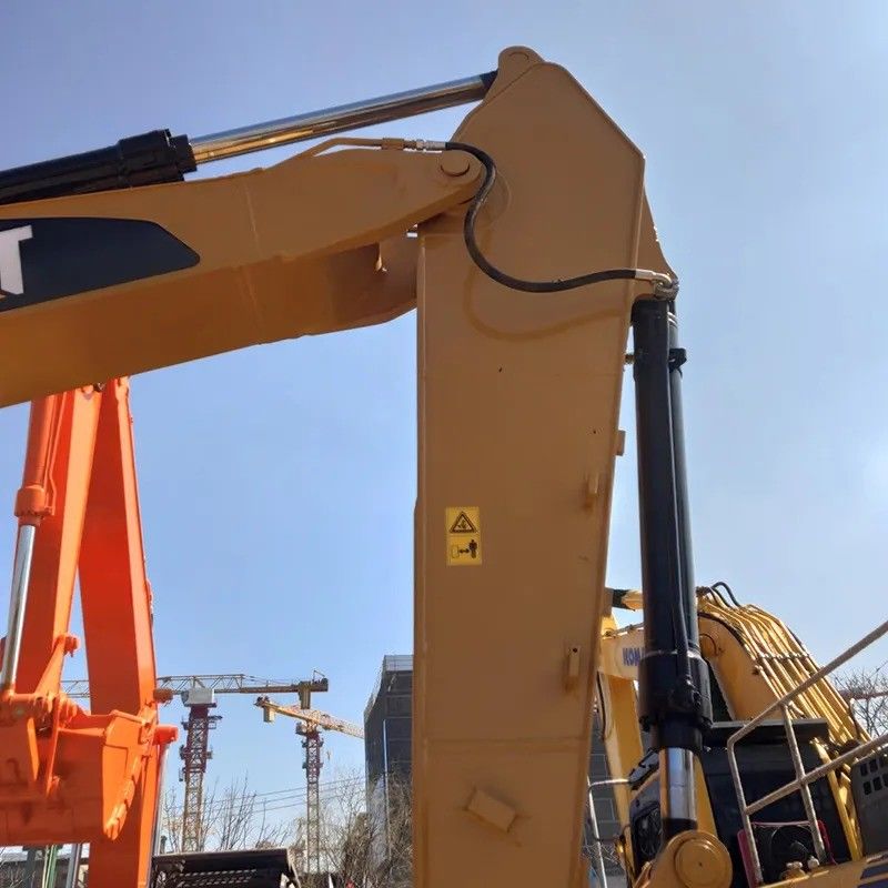 Горячая статья в подержанном экскаваторе Komatsu PC200 со скоростью движения 3,1/4,2/5,5 км/ч