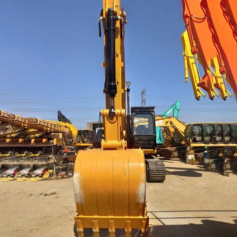 Горячая статья в подержанном экскаваторе Komatsu PC200 со скоростью движения 3,1/4,2/5,5 км/ч