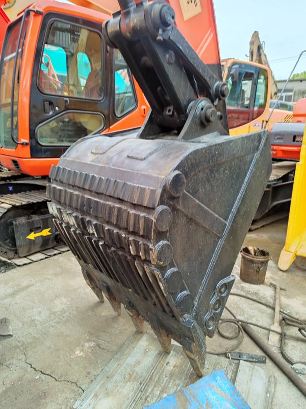 2001-4000 Рабочее время Доусан DX225 Использованный экскаватор с прочим гидравлическим клапаном