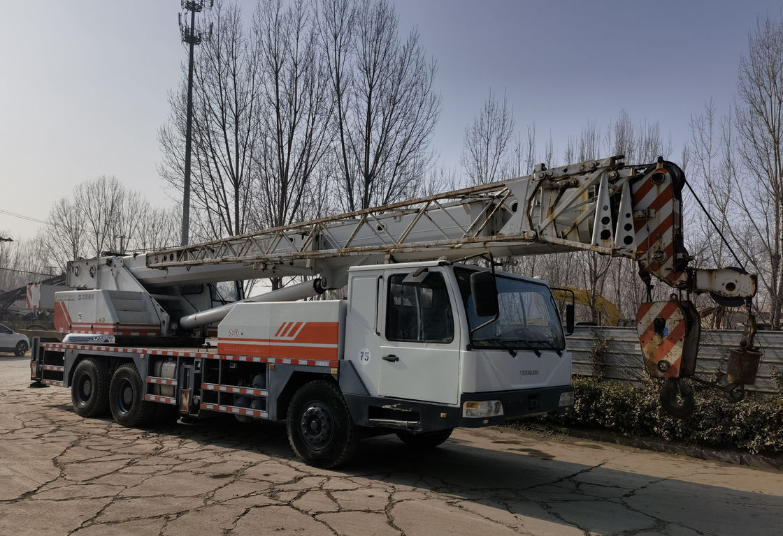 Использованный Zoomlion 25 тонн гидравлический грузовик с монтированным краном с максимальной высотой подъема 43 м