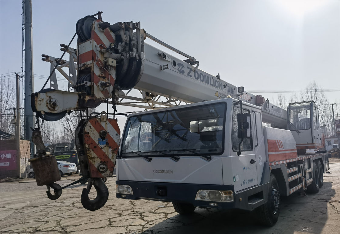 Использованный Zoomlion 25 тонн гидравлический грузовик с монтированным краном с максимальной высотой подъема 43 м