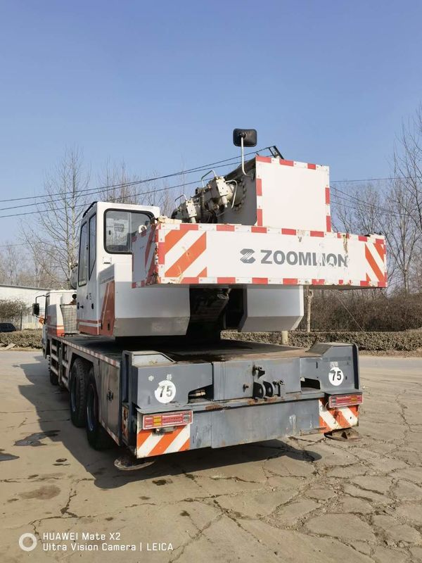 Самый продаваемый грузовик грузовика на колесах Zoomlion с грузоподъемностью 25 тонн с максимальной высотой подъема 41 м