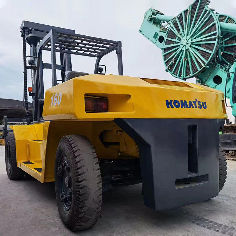 Фермы 16 тонны дизельных подержанных вилочных погрузчиков Komatsu с высотой подъема 4 м и шириной вилки 150 м
