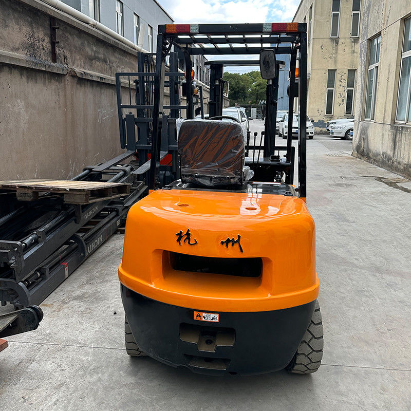 3 тонны дизельных вилочных погрузчиков для отелей 4 x 4 подъем 3 м Высота подъема 1070 мм Длина вилки