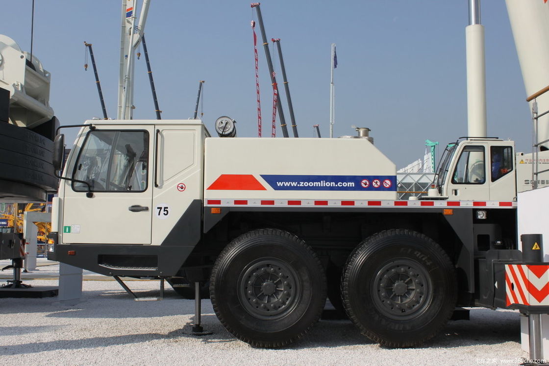 80 тонн Подержанный крановый станок Zoomlion Крановый грузовик x3000 Подъемное оборудование для рынка ОАЭ