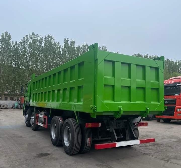 371 л.с./336 л.с./420 л.с. Подержанный грузовик Howo 8x4 с ручной коробкой передач