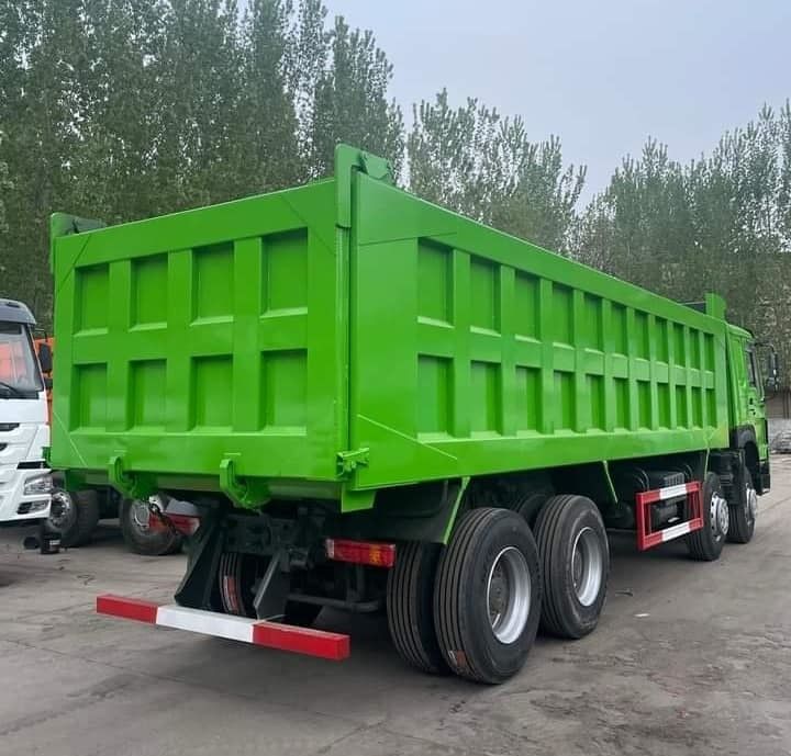 371 л.с./336 л.с./420 л.с. Подержанный грузовик Howo 8x4 с ручной коробкой передач