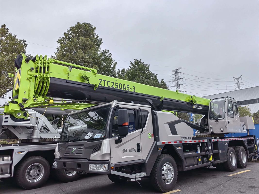 Максимальная подъемная высота 39 м 25 тонн Использованный грузовик Zoomlion кран ZTC250A для тяжелой работы