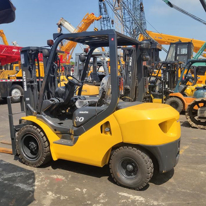 Автоматические вилочные погрузчики Komatsu мощностью 3 тонны дизельного двигателя FD30 мощностью 48 кВт