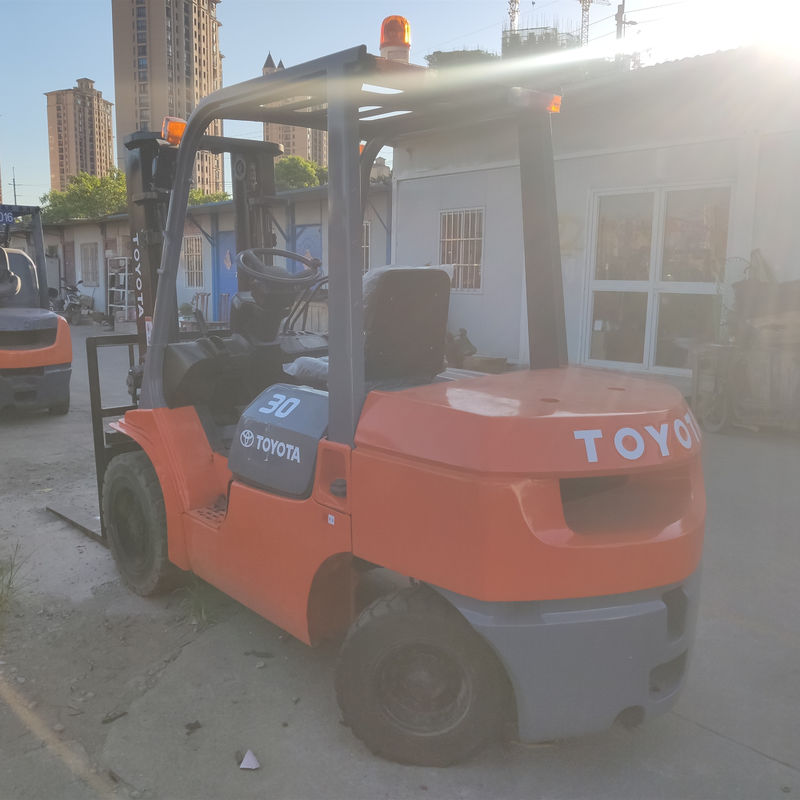 3 тонны дизельного вилочного погрузчика Toyota FD30 для строительства и сельского хозяйства 2001-4000 рабочие часы