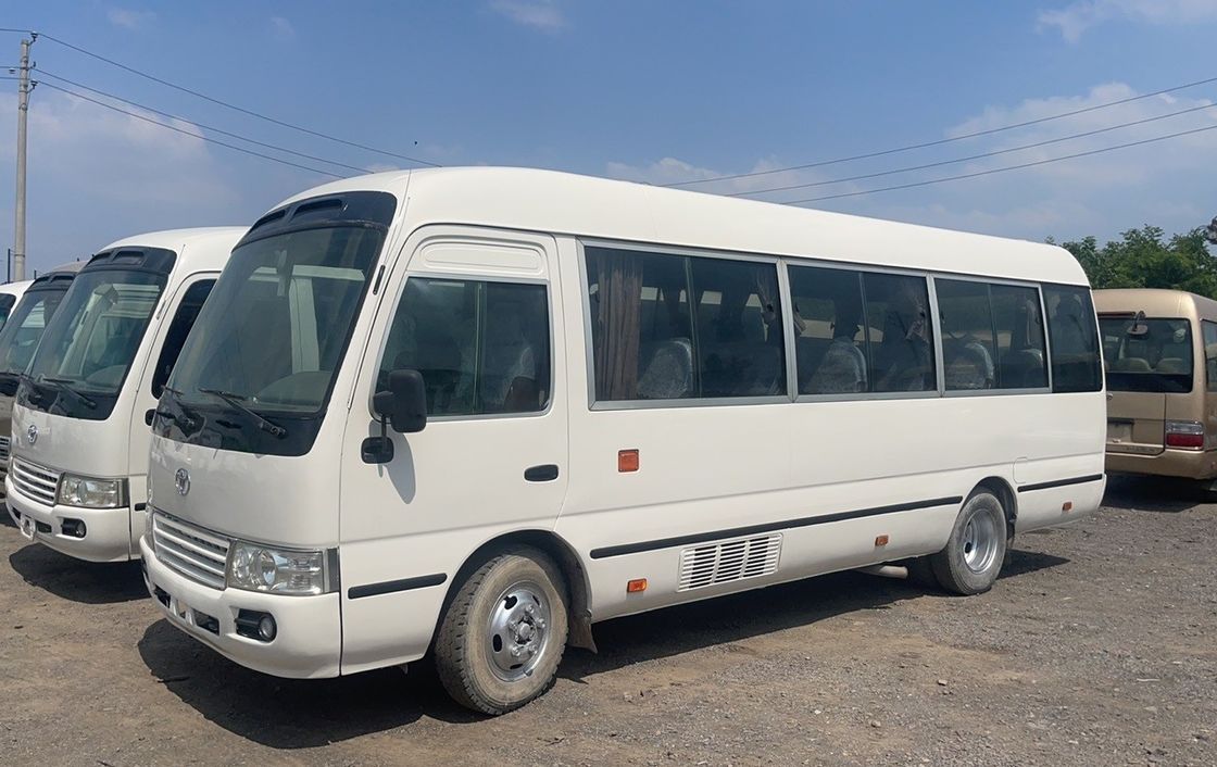 Автобус Toyota Coaster с дизельным двигателем с 23-30 местами по доступной цене и вместимостью