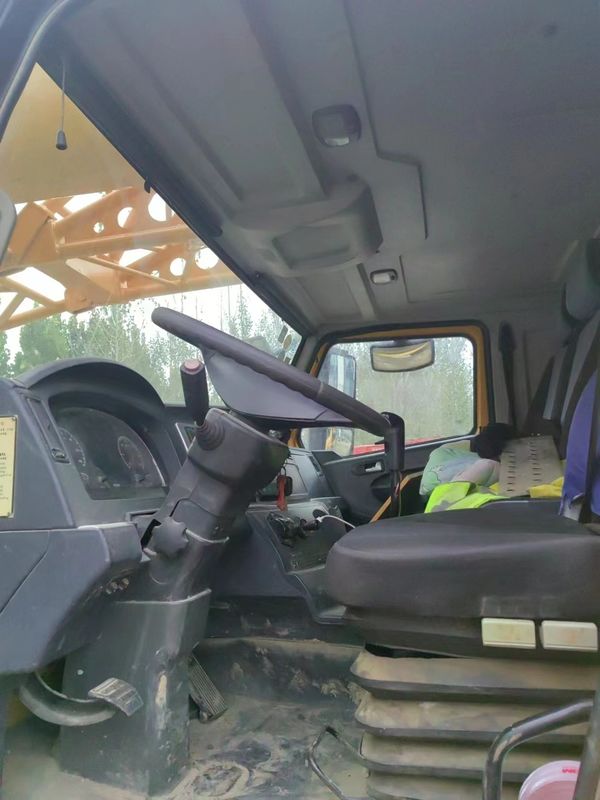 Подъем строительных материалов на открытом воздухе с двигателем YUCHAI 80-тонный телескопический грузовик-крейн