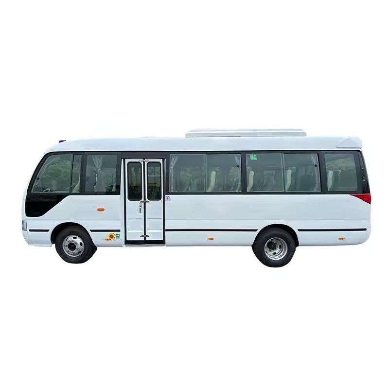 Второе место за Toyota Hand Luxury Coaster City Bus с двигателем Cummins и мощностью двигателя 4L