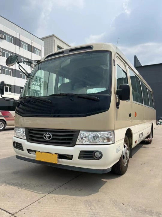 Автобус Toyota Coaster Standard Euro 3 с выбросами дизельного топлива с подержанными 30 местами 25 мест