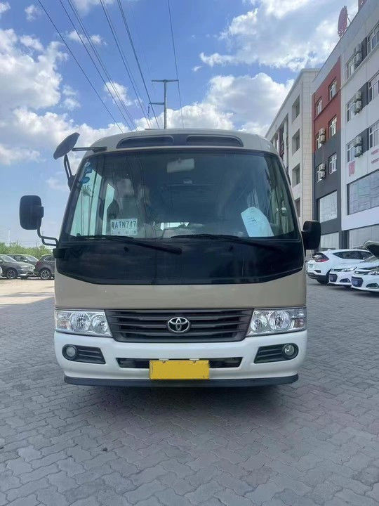 Автобус Toyota Coaster Standard Euro 3 с выбросами дизельного топлива с подержанными 30 местами 25 мест