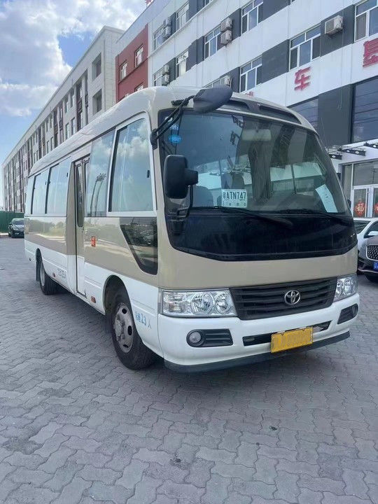 Автобус Toyota Coaster Standard Euro 3 с выбросами дизельного топлива с подержанными 30 местами 25 мест