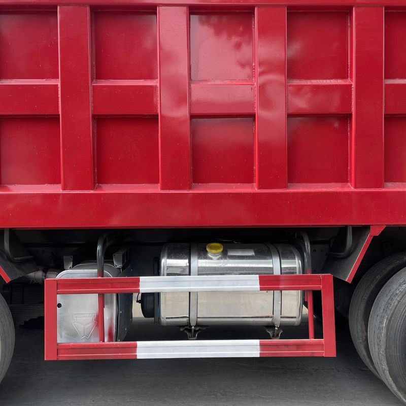 Максимальный крутящий момент 1500-2000Nm SINO ТРУК используется HOWO 8*4 Тяжелый грузовик с откидкой