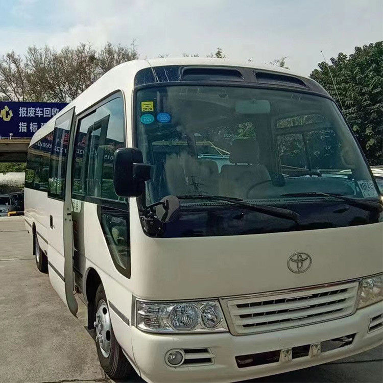 24 пассажирских автобуса Toyota Coaster Bus в Японии Удобный стиль 7005*2040*2785 мм
