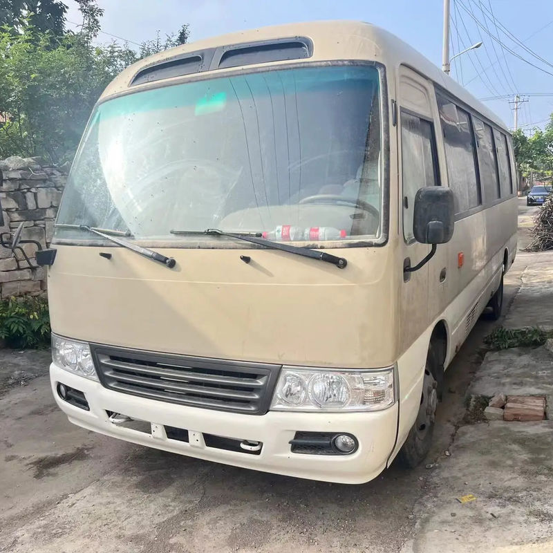 Доступный 30-местный автобус Toyota Coaster 2020 года с двигателем 4 л.
