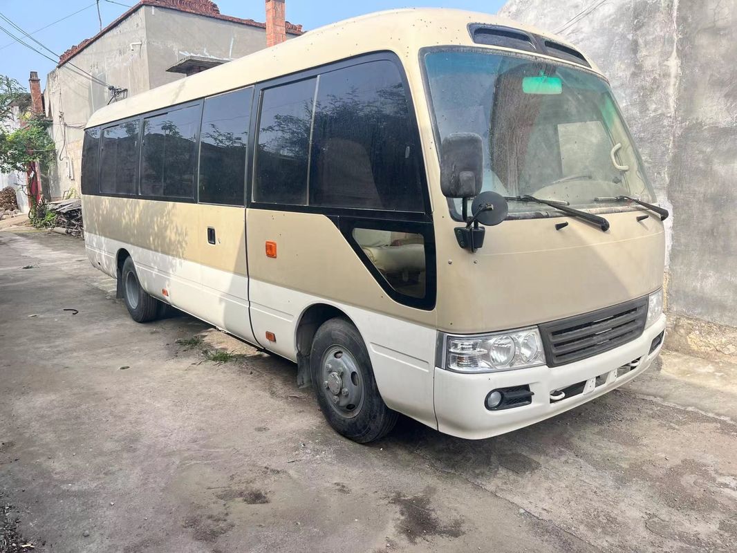 Доступный 30-местный автобус Toyota Coaster 2020 года с двигателем 4 л.