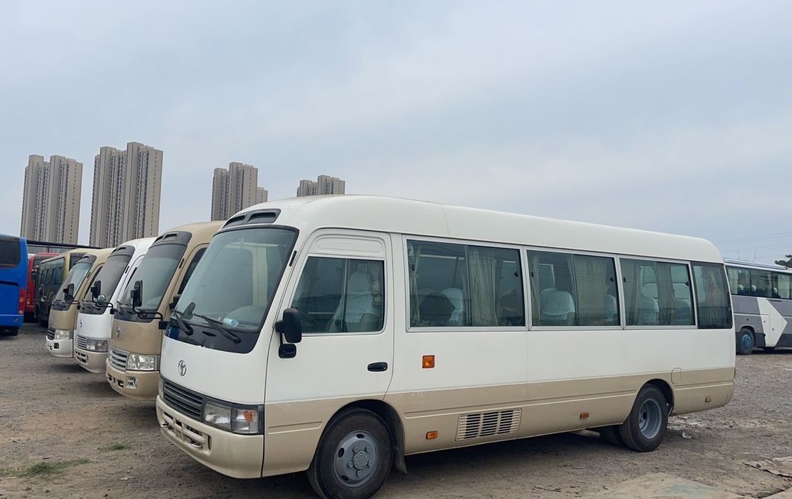 Роскошный подержанный 30-местный дизельный автобус Toyota Coaster по стандарту выбросов Евро 3