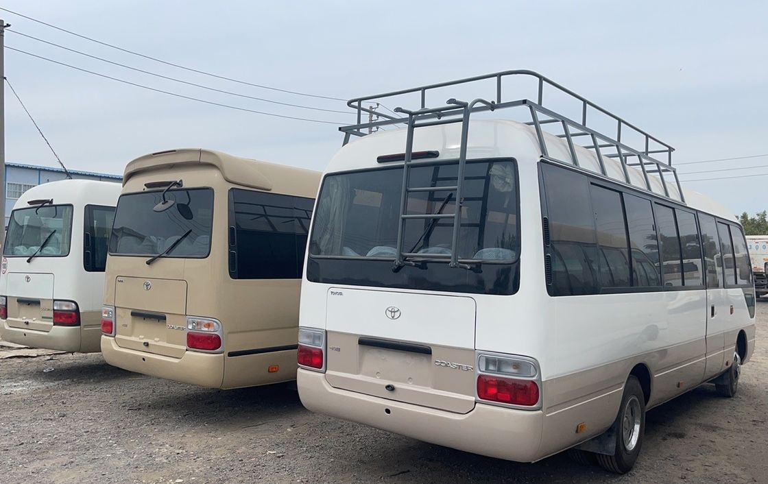 Роскошный подержанный 30-местный дизельный автобус Toyota Coaster по стандарту выбросов Евро 3