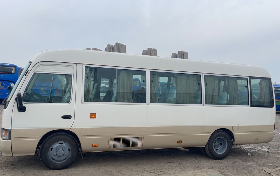 Роскошный подержанный 30-местный дизельный автобус Toyota Coaster по стандарту выбросов Евро 3