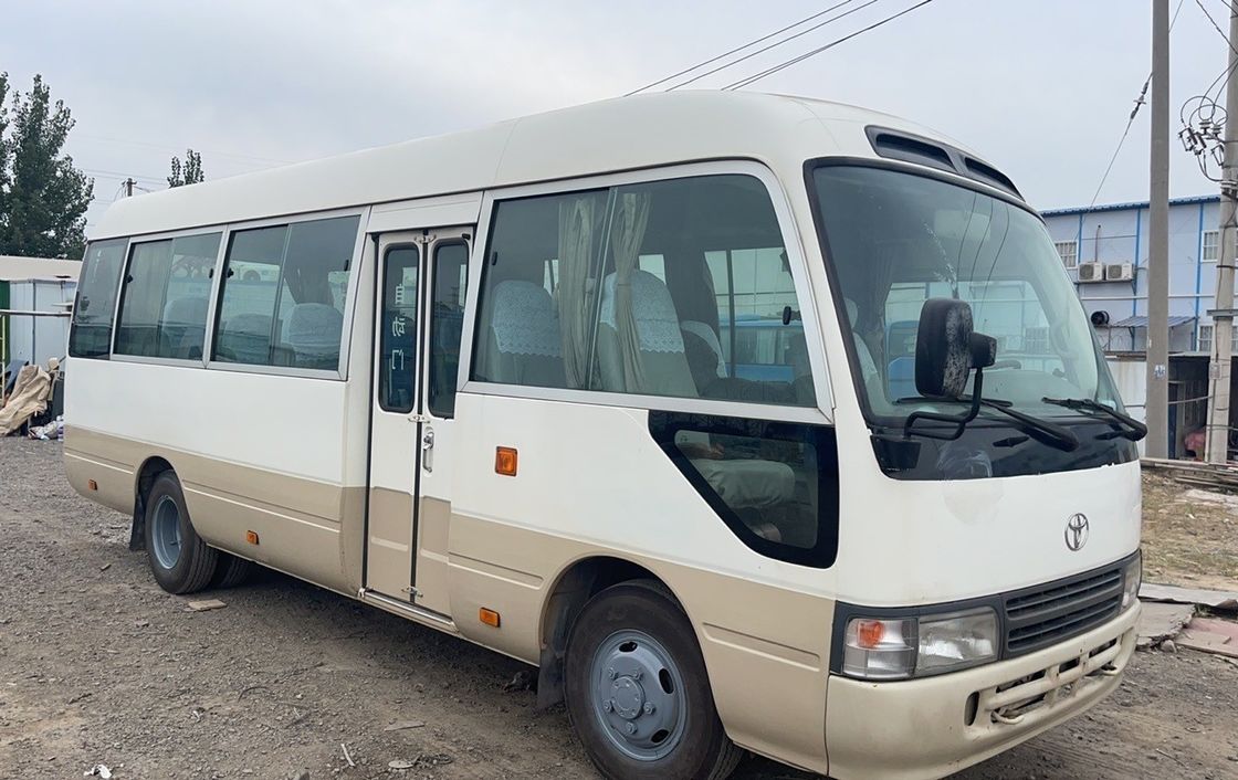 Автобус Toyota Coaster с ручной коробкой передач и выбросами Euro2-6